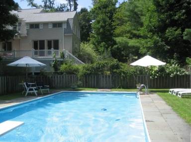 Rhinebeck vacation homes offer scenic riverside relaxation - HomeToGo