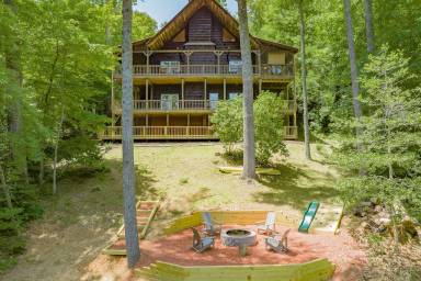 Cabin Suches