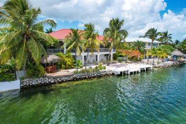 House Pet-friendly Sugarloaf Shores