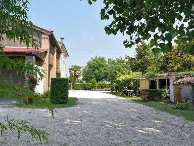 Appartamenti vacanze a Bagnolo San Vito, nella terra dei Gonzaga - HomeToGo