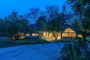 House Yard Ancram