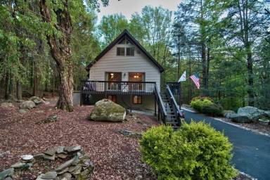 House Lake Ariel