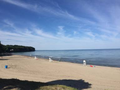 Cottage Lake Erie Beach