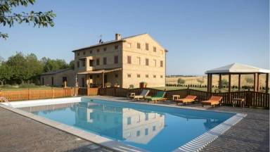 Case vacanza a Treia, storia e tradizioni nelle Marche - HomeToGo