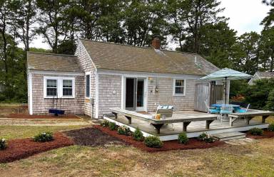 Enjoy nostalgic Cape Cod culture at Hyannis Port, MA vacation home - HomeToGo