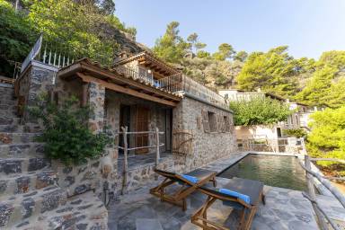 Cottage Balcony Llucalcari