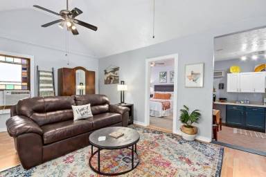 Cottage Pet-friendly Orange